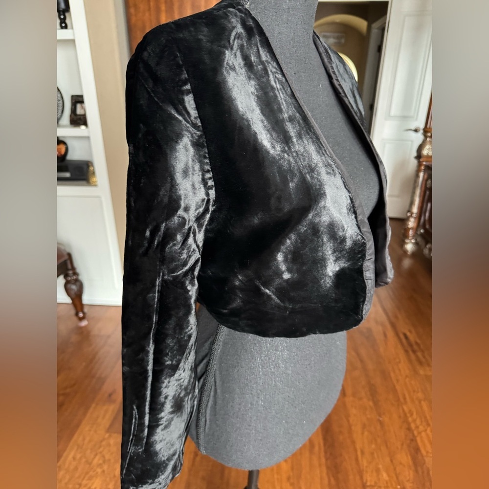 A.J. Bari Neiman Marcus Black Velvet Crop‎ Jacket - Picture 3 of 9
